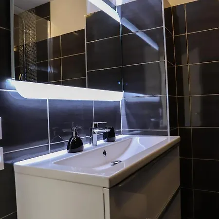 T3 Jaude + Terrasse Et Garage * Clermont-Ferrand